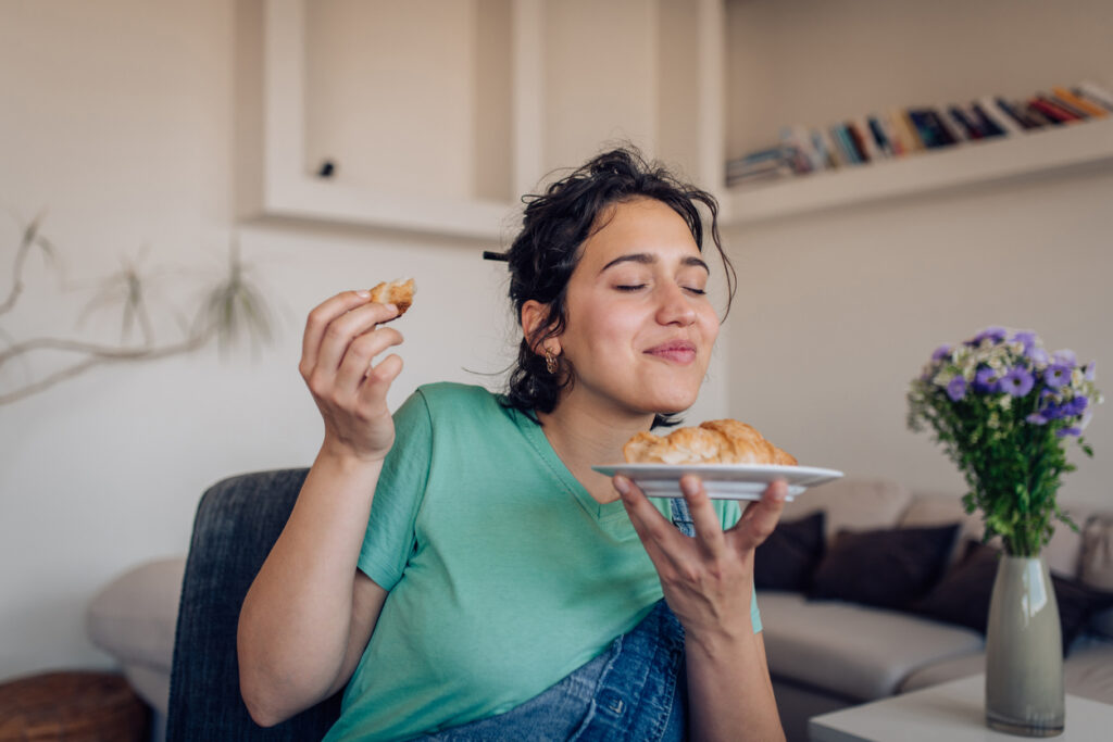 heightened smell while ovulating
