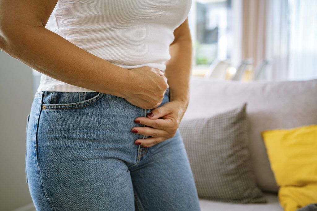 a woman feeling mittelschermz during ovulation